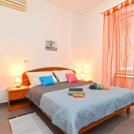 Apartamento Apartment Radmila 1673 *